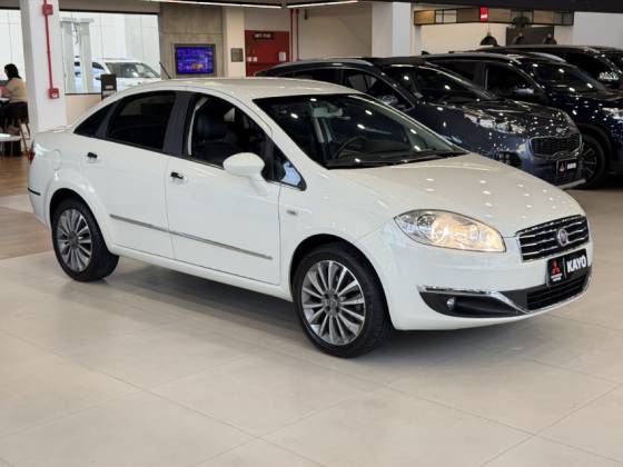 FIAT LINEA 1.8 ABSOLUTE 16V FLEX 4P AUTOMATIZADO FIAT LINEA 1.8 ABSOLUTE 16V FLEX 4P AUTOMATIZADO